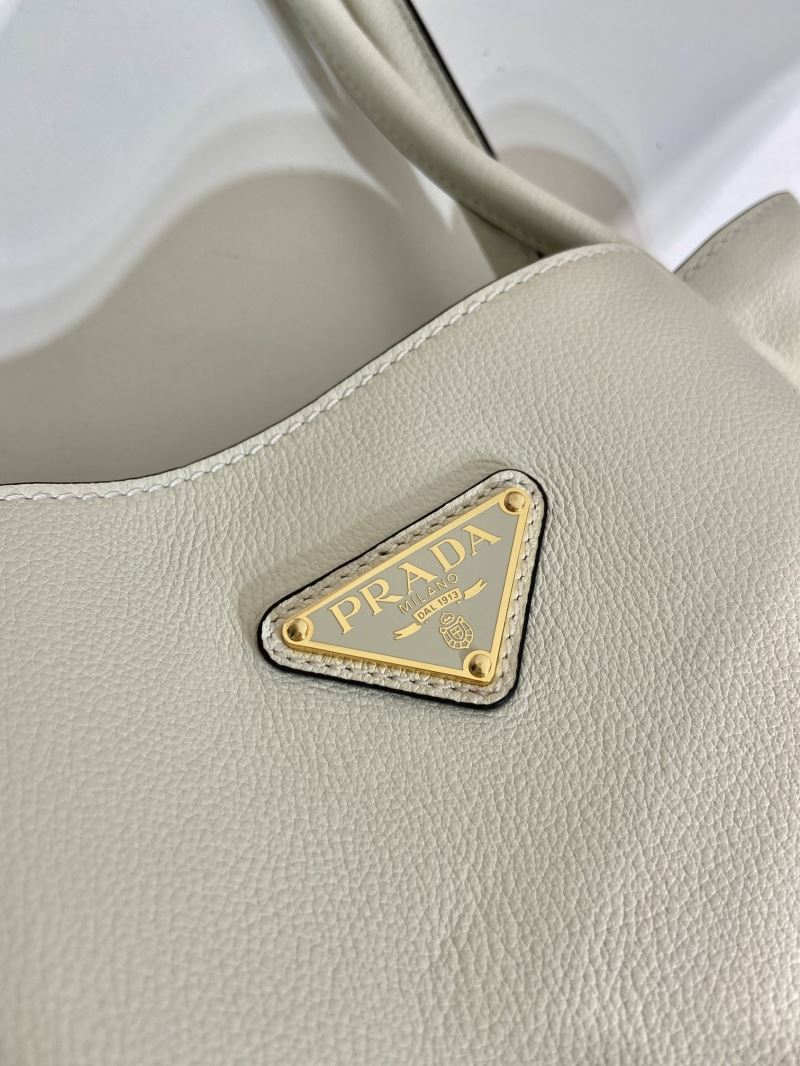 Pra*a tote bags